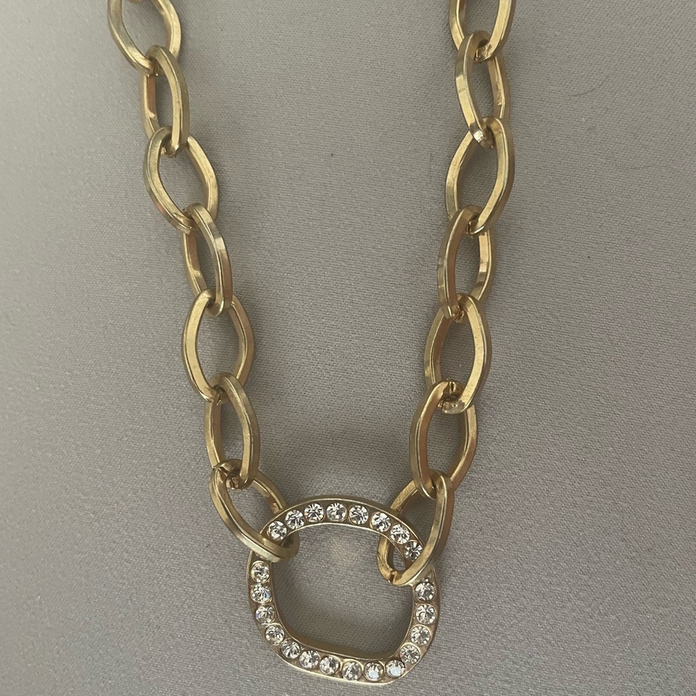 Elegant Gold Chain Necklace with Crystal Accents
